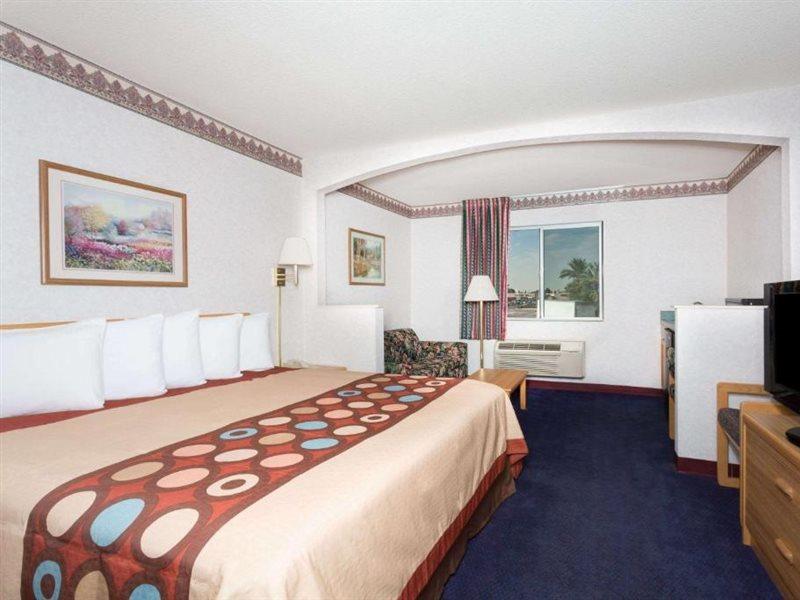 Days Inn By Wyndham Phoenix West Eksteriør bilde
